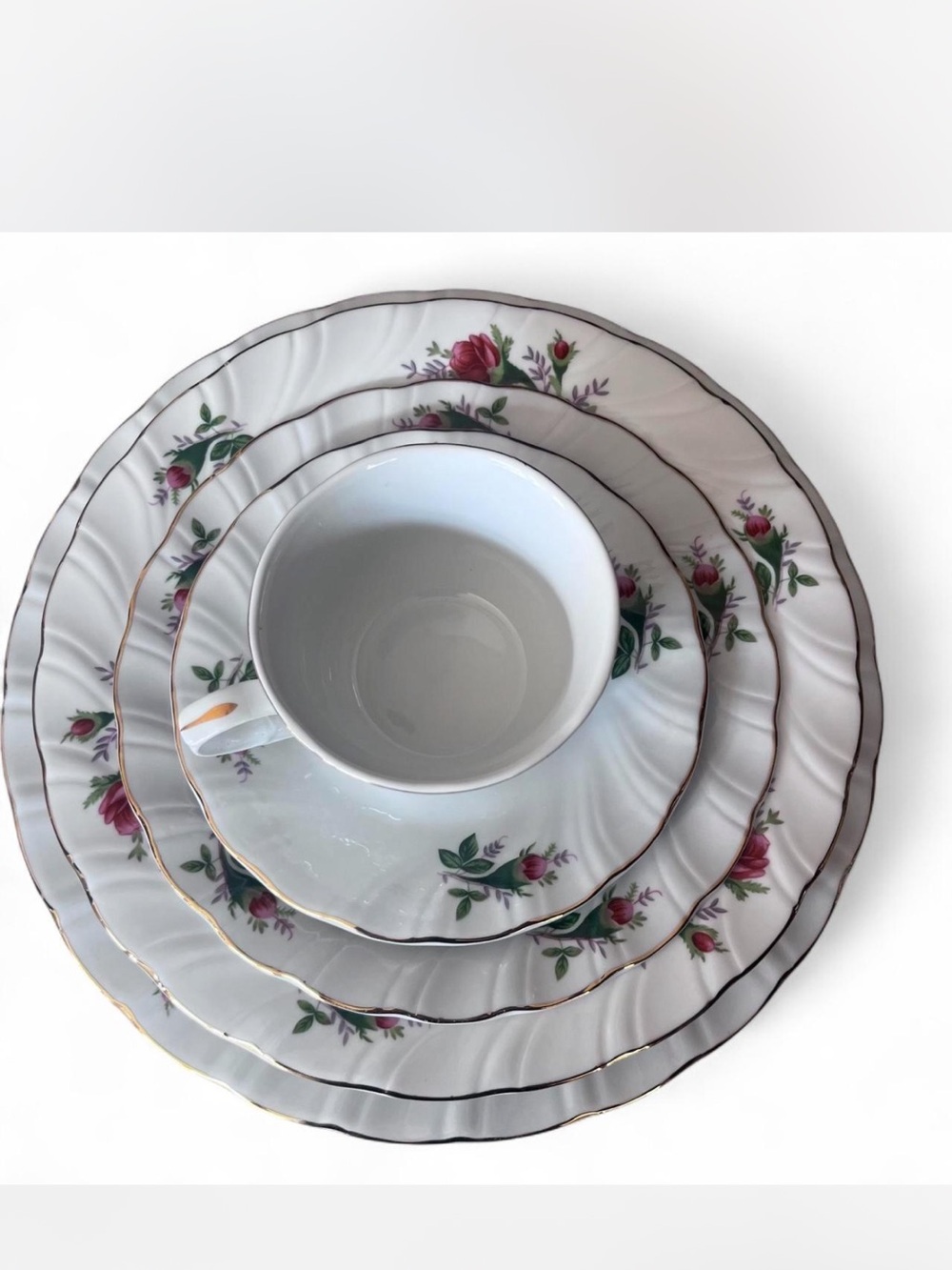 Vintage Lynns Noble Victorian Rose 5 piece place setting in good condition!